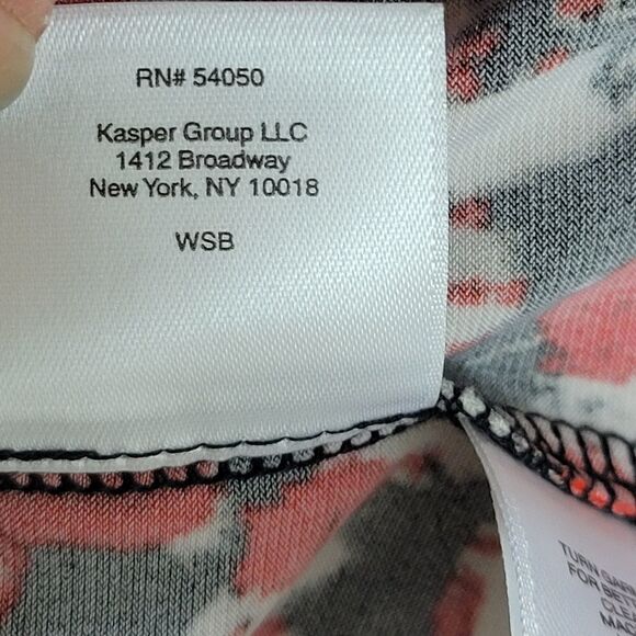 NWOT Kasper NY Abstract Drape Neck Art Top - Picture 10 of 11